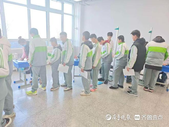 守护“睛”彩“视”界枣庄市龙吟中学开展学生视力健康专项监测(图2)